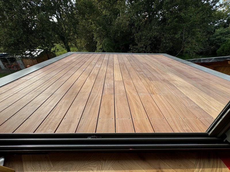 Terrasse en Cumaru de 20 m² sur Toit-Terrasse – Élégance et Robustesse à Mérignac